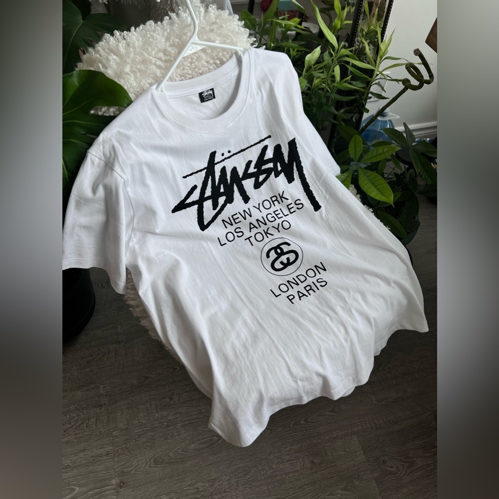 ๐ Authentic Stussy World Tour White Tee - unisex - L - Picture 15 of 17